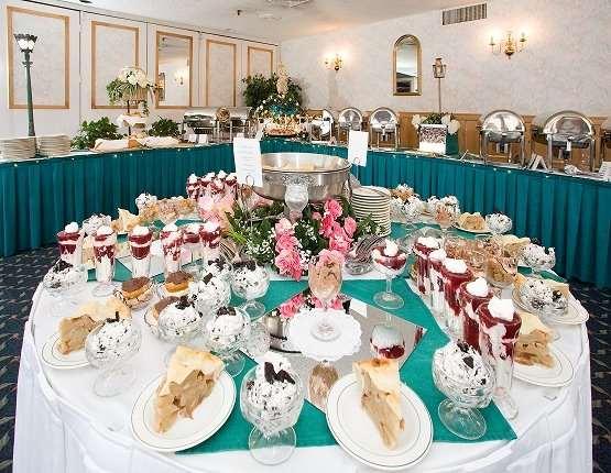 Town & Country Inn & Resort Gorham Restaurant bilde